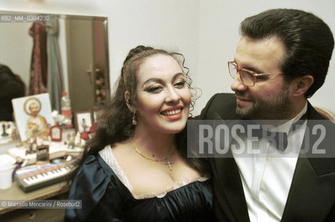 Rome Opera House, January 14, 2000. Soprano Ines Salazar in her dressing room with her husband Gianni Federico, after performing in Tosca / Roma, Teatro dellOpera di Roma, 14 gennaio 2000. Il soprano Ines Salazar in camerino con suo marito Ines Salazar, dopo aver cantato come protagonista nellopera Tosca con la regia di Franco Zeffirelli - ©Marcello Mencarini/Rosebud2