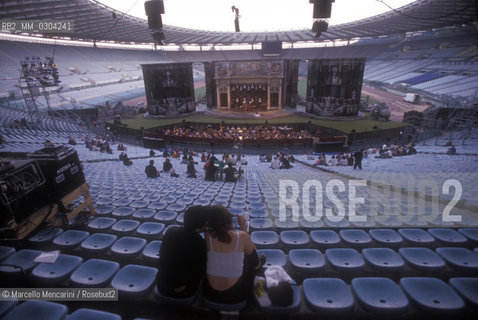 Puccinis TOSCA directed by Giuliano Montaldo, Olympic Stadium in Rome 1998. Rehearsal / La TOSCA di Puccini diretta da Giuliano Montaldo, Stadio Olimpico, Roma 1998. Prove - ©Marcello Mencarini/Rosebud2