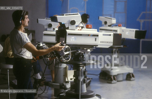 TV broadcasting in a studio of the Italian private television station Antenna 3 (1980 circa) / Trasmissione TV in uno studio della televisione privata Antenna 3 (1980 circa) - ©Marcello Mencarini/Rosebud2