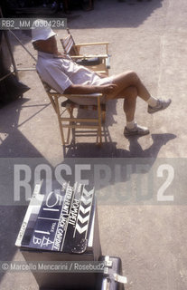 Rome, Cinecittà Studios, 1984. Director of photography Jack Cardiff during the shooting of the TV movie The Last Days of Pompeii, directed by Peter Hunt / Roma, Studi di Cinecittà, 1984. Il direttore della fotografia Jack Cardiff sul set del film per la TV Gli ultimi giorni di Pompei, diretto da Peter Hunt - ©Marcello Mencarini/Rosebud2