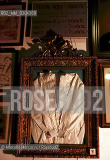 Shirt of Giuseppe Verdi (Possidio Artonis collection) / Camicia di Verdi (Collezione Possidio Artoni) ©Marcello Mencarini/Rosebud2
