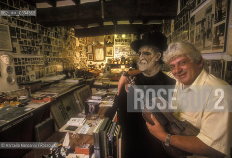 Busseto (Parma), birthplace of composer Giuseppe Verdi. Possidio Artoni, collector of Verdis memorabilia (1999) / Busseto (Parma), città natale del compositore Giuseppe verdi. Possidio Artoni, collezionista di cimeli verdiani (1999) - ©Marcello Mencarini/Rosebud2