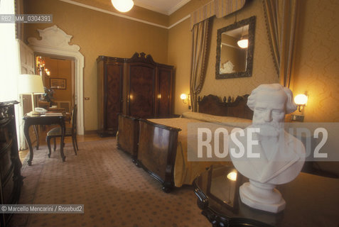 Milan, 2000. Room of the Grand Hotel et de Milan where composer Giuseppe Verdi died / Milano, 2000. Stanza al Grand Hotel et de Milan, dove morì il compositore Giuseppe Verdi - ©Marcello Mencarini/Rosebud2