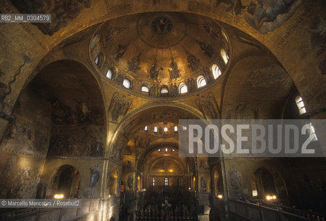 Venice, 1998. Cupola of the Pentecost in the St. Marks Basilica/ Venezia, 1998. Cupola della Pentecoste allInterno della Basilica di San Marco - ©Marcello Mencarini/Rosebud2