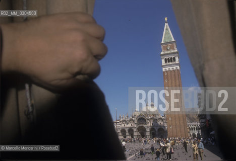 Venice 1998. St. Marks Square viewed from the portico in front of the St. Marks Basilica and the Bell Tower/ Venezia 1998. Piazza San Marco vista dai portici di fronte alla Basilica di San Marco e al campanile - ©Marcello Mencarini/Rosebud2