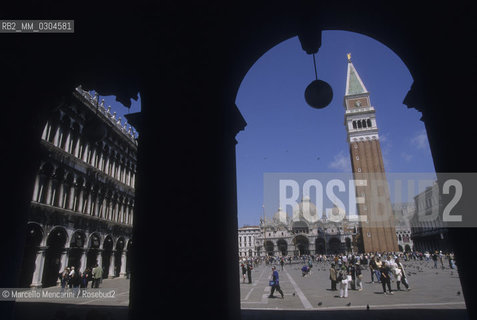 Venice 1998. St. Marks Square viewed from the portico in front of the St. Marks Basilica and the Bell Tower/ Venezia 1998. Piazza San Marco vista dai portici di fronte alla Basilica di San Marco e al campanile - ©Marcello Mencarini/Rosebud2