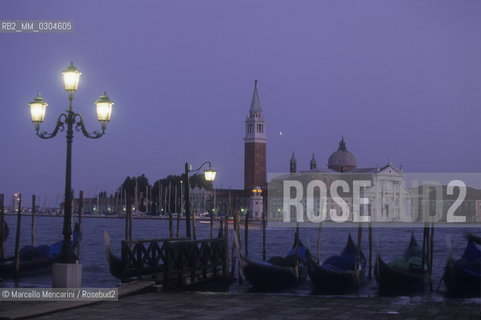 Venice, 1998. San giorgio Island at sunset / Venezia, 1998. Isola di San Giorgio al tramonto - ©Marcello Mencarini/Rosebud2