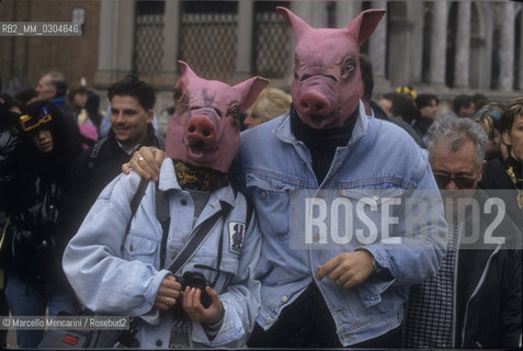 Venice  Carnival 1998. MPig msks / Carnevale di Venezia 1998. Maschere da maiale  - ©Marcello Mencarini/Rosebud2