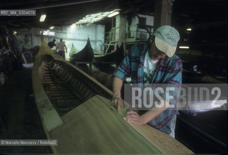 Venice 1998. Squero (gondola yard) / Venezia 1998. Squero (cantiere dove si costruiscono le gondole) - ©Marcello Mencarini/Rosebud2