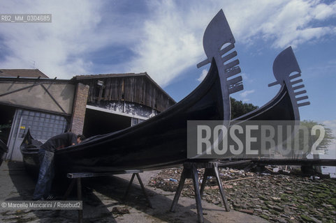 Venice 1998. Squero (gondola yard) / Venezia 1998. Squero (cantiere dove si costruiscono le gondole) - ©Marcello Mencarini/Rosebud2