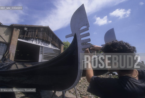 Venice 1998. Squero (gondola yard) / Venezia 1998. Squero (cantiere dove si costruiscono le gondole) - ©Marcello Mencarini/Rosebud2