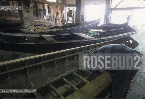 Venice 1998. Squero (gondola yard) / Venezia 1998. Squero (cantiere dove si costruiscono le gondole) - ©Marcello Mencarini/Rosebud2