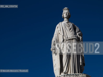 Nîmes, France. The main statue of the Pradier Fountain (Fontaine Pradier), that represents the city of Nimes in the form of woman / Nîmes, Francia. La statua principale della Fontana Pradier, che rappresenta la città di Nîmes in forma di donna - ©Marcello Mencarini/Rosebud2