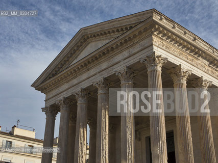 Nîmes, France. The Maison Carrée (Square House), a Roman temple dedicated to sons of Agrippa built c. 19 BC. It is one of the best-preserved Roman temples anywhere / Nîmes, Francia. La Maison Carrée (Casa Quadrata), tempio romano dedicato ai figli di Agrippa costruito nel 19 a. C. E uno dei templi romani meglio conservati al mondo - ©Marcello Mencarini/Rosebud2