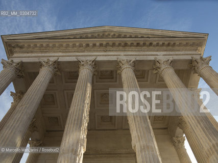 Nîmes, France. The Maison Carrée (Square House), a Roman temple dedicated to sons of Agrippa built c. 19 BC. It is one of the best-preserved Roman temples anywhere / Nîmes, Francia. La Maison Carrée (Casa Quadrata), tempio romano dedicato ai figli di Agrippa costruito nel 19 a. C.. E uno dei templi romani meglio conservati al mondo - ©Marcello Mencarini/Rosebud2
