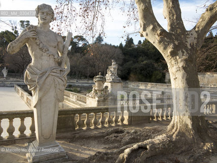 Nîmes, France. Statues in the Fountain gardens (Jardins de la Fontaine) / Nîmes, Francia. Statue nei Giardini de la Fontaine - ©Marcello Mencarini/Rosebud2