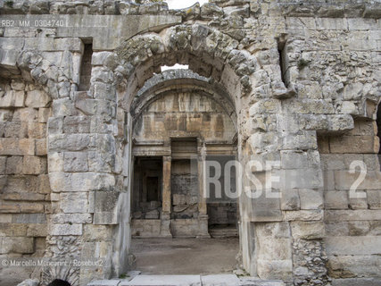 Nîmes, France. The temple of Diane in the Fountain gardens (Jardins de la Fontaine) / Nîmes, Francia. Il Tempio di Diana nei Giardini de la Fontaine - ©Marcello Mencarini/Rosebud2