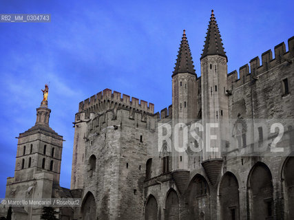 Papal Palace (Palais de Papes) and bell tower of the Avignon Cathedral (Cathédrale Notre-Dame des Doms dAvignon), France / Palazzo dei Papi (Palais de Papes) e campanile della Cattedrale di Avignone (Cathédrale Notre-Dame des Doms dAvignon), Francia - ©Marcello Mencarini/Rosebud2