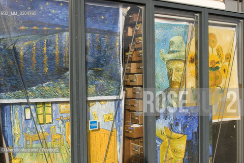 Amsterdam. Van Gogh poster store near the Rijksmuseum - ©Marcello Mencarini/Rosebud2