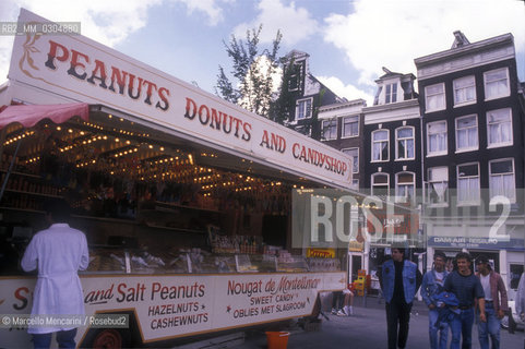 AMSTERDAM. food peddler / AMSTERDAM, chiosco ambulante - ©Marcello Mencarini/Rosebud2