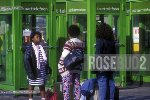 AMSTERDAM telephone boxes / AMSTERDAM, cabine telefoniche - ©Marcello Mencarini/Rosebud2