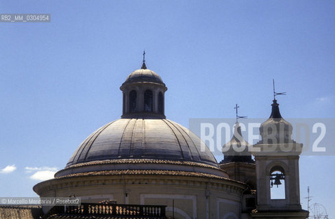 Dome of Saint Mary Assumption Church by Bernini architect in ARICCIA, a town in the Roman Castle area,  at short distance south-east to Rome / Cupola della chiesa di Santa Maria dellAssunzione costruita sul progetto del Bernini ad ARICCIA, cittadina dei Castelli romani a Sud-Est di Roma - ©Marcello Mencarini/Rosebud2
