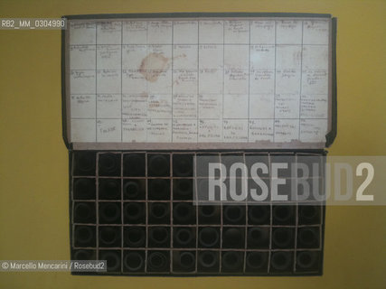 Arles (France), 2011. Photographer Robert Capas famous Mexican Suitcase, exhibited for the first time after more than 70 years in the photography festival Les Rencontres dArles 2011. In the suitcase there were three small boxes containing nearly 4,500 negatives about the Spanish Civil War between 1936 and 1939 made ​​by Robert Capa, his partner Gerda Taro and Chim (David Seymour). Lost in France in 1940, the suitcase was found in Mexico in the early 90s and returned in 2007 at the International Center of Photography (ICP) in New York, guardian of the work of Capa  / Arles (Francia), 2011. La famosa Valigia Messicana del fotografo Robert Capa, esposta per la prima volta dopo più di 70 anni al festival di fotografia Les Rencontres dArles 2011. Il contenuto della valigia è composto di tre piccole scatole contenenti quasi 4.500 negativi sulla guerra civile spagnola tra il 1936 e il 1939 realizzati da Robert Capa, dalla sua compagna Gerda Taro e da Chim (David Seymour). Dopo essere sparita in Francia nel 1940, la valigia è stata ritrovata in Messico agli inizi degli anni 90 e restituita nel 2007 al Centro Internazionale di Fotografia (ICP) di New York, custode dellopera di Capa - ©Marcello Mencarini/Rosebud2