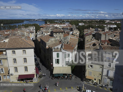 Arles, France, 2013. View from the Arena: rue Voltaire and rue de lamphithéâtre with the Rhone river in the background / Arles, Francia, 2013. Veduta dallArena: rue Voltaire e rue de lamphithéâtre con il fiume Rodano sullo sfondo - ©Marcello Mencarini/Rosebud2