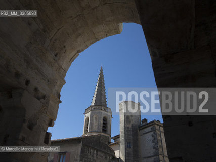Arles, France, 2013. Notre Dame de Septembre Church view from the Arena / Arles, Francia, 2013. Chiesa di Notre dame de Septembre vista dallArena - ©Marcello Mencarini/Rosebud2
