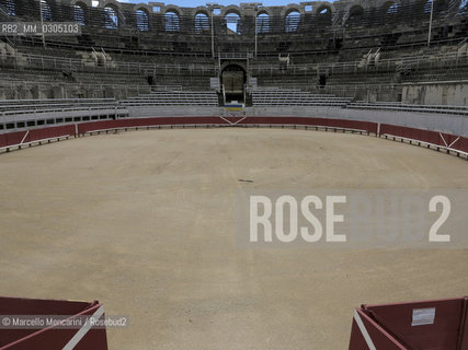 Arles, France, 2013. Sand of the Arena / Arles, Francia, 2013. Sabbia dellArena - ©Marcello Mencarini/Rosebud2