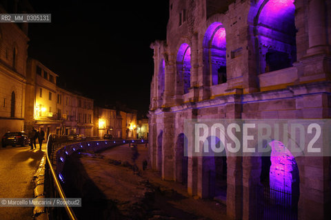 Arles, France, December 21, 2013. The Arena illuminated / Arles, Francia, 21 dicembre 2013. LArena illuminata - ©Marcello Mencarini/Rosebud2