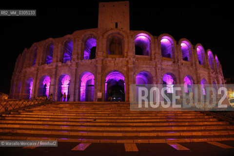 Arles, France, December 21, 2013. The Arena illuminated / Arles, Francia, 21 dicembre 2013. LArena illuminata - ©Marcello Mencarini/Rosebud2