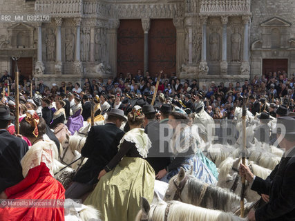 Arles, Provence (France), May 1, 2014. Feast of the Gardians and Election of the Queen of Arles / Arles, Provenza (Francia), 1° maggio 2014. Festa dei guardiani e elezione della regina di Arles - ©Marcello Mencarini/Rosebud2