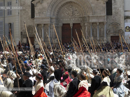 Arles, Provence (France), May 1, 2014. Feast of the Gardians and Election of the Queen of Arles / Arles, Provenza (Francia), 1° maggio 2014. Festa dei guardiani e elezione della regina di Arles - ©Marcello Mencarini/Rosebud2