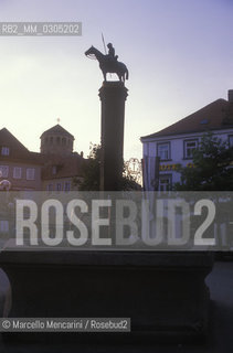 Bayreuth, 1993. Fountain in front of the Schlosskirche / Bayreuth, 1993. Fontana davanti alla  Schlosskirche - ©Marcello Mencarini/Rosebud2