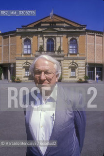Bayreuth, 1993. Wolfgang Wagner, grandson of music composer Richard and director of the Bayreuth Festival, in front of the Festspielhaus / Bayreuth, 1993. Wolfgang Wagner, nipote del compositore Richard Wagner e direttore del Festival di Bayreuth, davanti alla Festspielhaus - ©Marcello Mencarini/Rosebud2