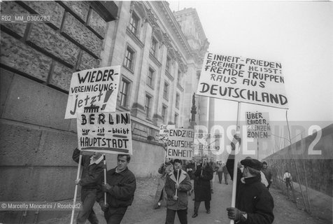 Berlin, 1989. Demonstration for unification of Germany / Berlino, 1989. Manifestazione dellunificazione della Germania - ©Marcello Mencarini/Rosebud2
