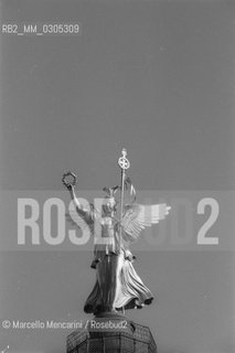 West Berlin, 1989. Top of the Victory Column (Siegessäule) / Berlino Ovest, 1989. Sommità della colonna della Vittoria (Siegessäule) - ©Marcello Mencarini/Rosebud2