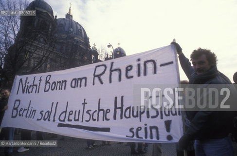 Berlin, 1989. Demonstration for unification of Germany / Berlino, 1989. Manifestazione dellunificazione della Germania - ©Marcello Mencarini/Rosebud2