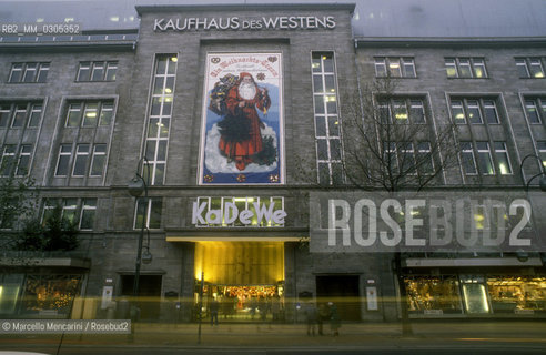West berlin, 1989. Kadewe department stores (Kaufhaus des Westens) / Berlino Ovest, 1989. I grandi magazzini Kadewe (Kaufhaus des Westens) - ©Marcello Mencarini/Rosebud2