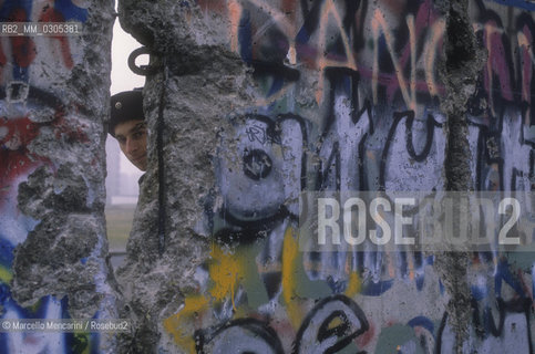 West Berlin, November 1989. The Berlin Wall fall / Berlino Ovest, novembre 1989. Caduta del muro di Berlino - ©Marcello Mencarini/Rosebud2