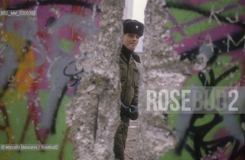 West Berlin, November 1989. The Berlin Wall fall / Berlino Ovest, novembre 1989. Caduta del muro di Berlino - ©Marcello Mencarini/Rosebud2