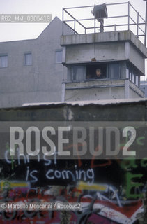 West Berlin, November 1989. The Berlin Wall after the opening of the border between East Germany and West Germany / Berlino Ovest, novembre 1989. Il Muro di Berlino dopo la dichiarazione dellapertura delle frontiere tra Germania Est e Germania Ovest - ©Marcello Mencarini/Rosebud2