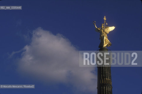 West Berlin, 1989. Top of the Victory Column (Siegessäule) / Berlino Ovest, 1989. Sommità della colonna della Vittoria (Siegessäule) - ©Marcello Mencarini/Rosebud2