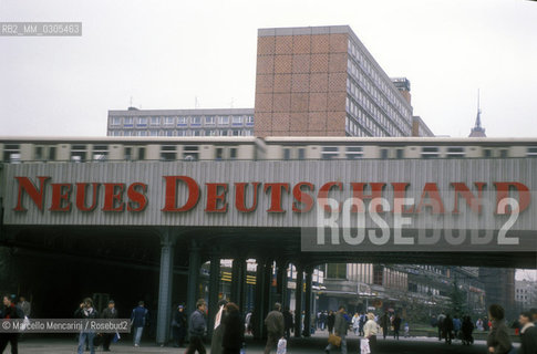 East Berlin, 1989. Alexanderplatz / Berlino Est, 1989. Alexanderplatz - ©Marcello Mencarini/Rosebud2