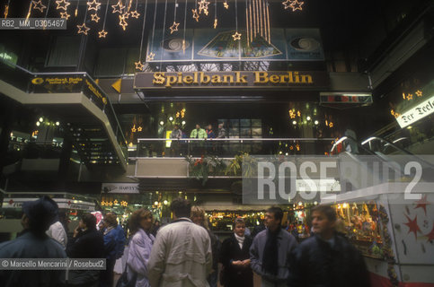 West Berlin, 1989. Europa Center, the most famous  shopping center in West Berlin / Berlino Ovest, 1989. Europa Center, il più famoso centro commerciale di Berlino ovest - ©Marcello Mencarini/Rosebud2