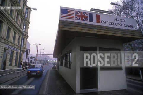 West Berlin, 1989. The Checkpoint Charlie / Berlino Ovest, 1989. Il Checkpoint Charlie - ©Marcello Mencarini/Rosebud2