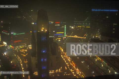 West Berlin, 1989. Panoramic view at night / Berlino Ovest, 1989. Panorama di notte - ©Marcello Mencarini/Rosebud2