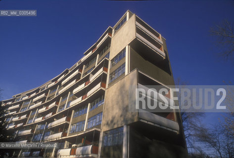 West Berlin, 1989. Building designed by Walter Gropius in the Hansa district  / Berlino Ovest, 1989. Edificio progettato da Walter Gropius nel quartiere Hansa - ©Marcello Mencarini/Rosebud2