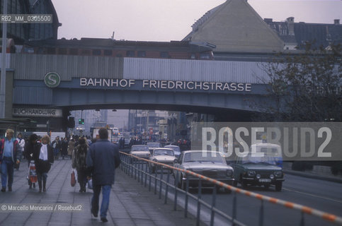 East Berlin, 1989. Friedrichstrasse / Berlino Est, 1989. Friedrichstrasse - ©Marcello Mencarini/Rosebud2